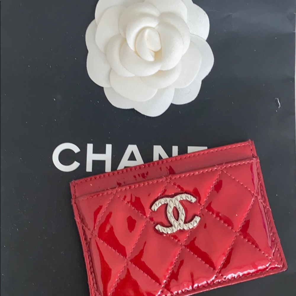 Chanel coin purse in patent leather